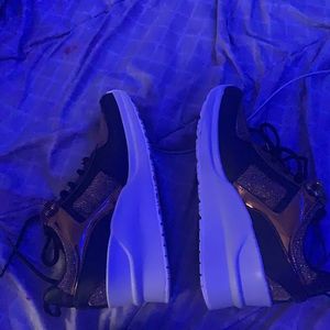 new shoes I only used 1 they are comfortable